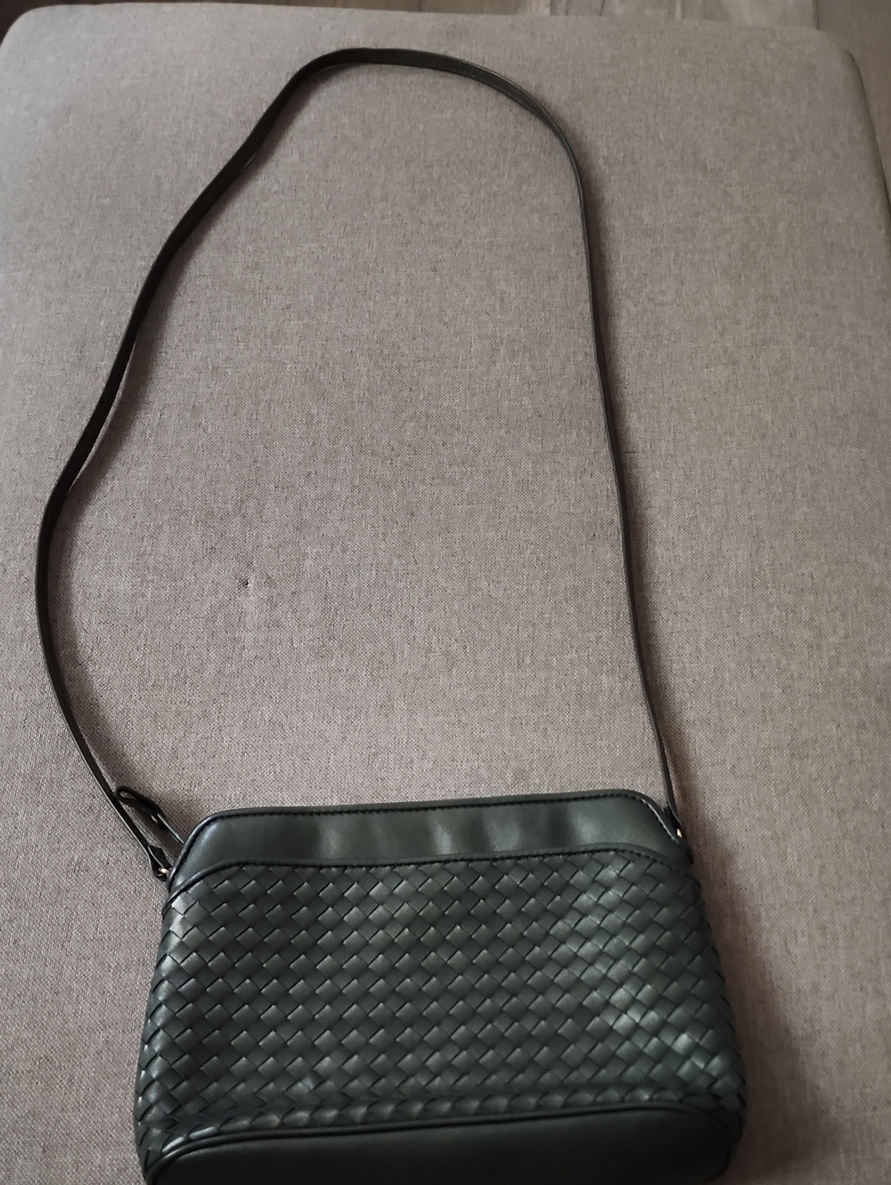 Metalic Green Woven Crossbody Shoulder Bag in Green
